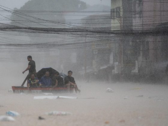 typhoon-carina-2024-07-24T101434Z_1564226691_RC2J19A1CQQV_RTRMADP_3_ASIA-WEATHER-PHILIPPINES_2024_07_24_20_12_13