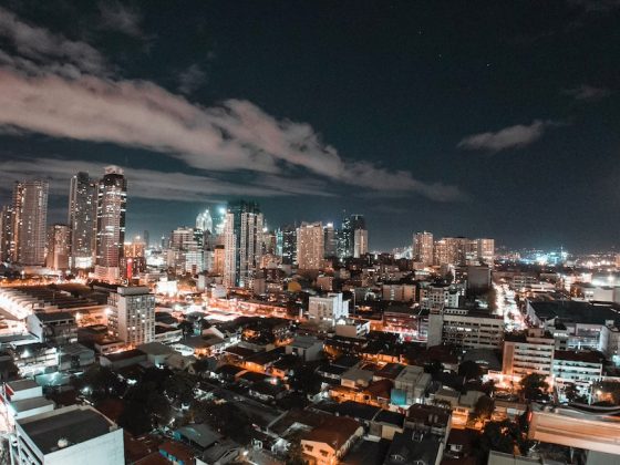 atinatin-makati-skyline-photo