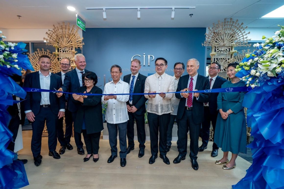 MANILA OFFICE. Government officials and executives of the Copenhagen Infrastructure Partners (CIP) inaugurate the company's Philippine headquarters at the ORE Central in Bonifacio Global City, Taguig City on Tuesday (Sept. 10, 2024).