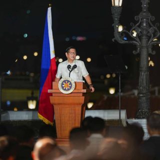 PHILIPPINE-CHINA RELATIONS. President Ferdinand R. Marcos Jr. leads the Jones Bridge lighting ceremony, in celebration of the 50th anniversary of Philippine-China Bilateral Relations, from the Pasig River Esplanade in Intramuros, Manila on Saturday (June 7, 2025). In his speech, Marcos said the celebration is a testament to the two countries’ enduring friendship and shared history. (Photo from Malacañang Press Corps Pool)