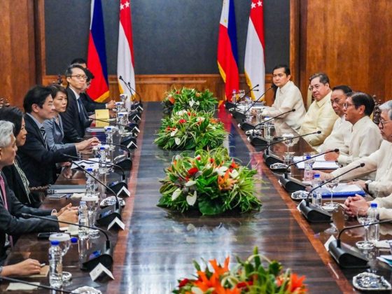 BILATERAL MEETING. President Ferdinand R. Marcos Jr. holds a bilateral meeting with Singaporean Prime Minister Lawrence Wong at Malacañan Palace in Manila on Wednesday (June 4, 2025). Marcos and Wong reaffirmed their commitment to strengthen the Philippines and Singapore’s bilateral ties and explore opportunities for deeper cooperation across various sectors. (Photo courtesy of the Presidential Photojournalists Association)